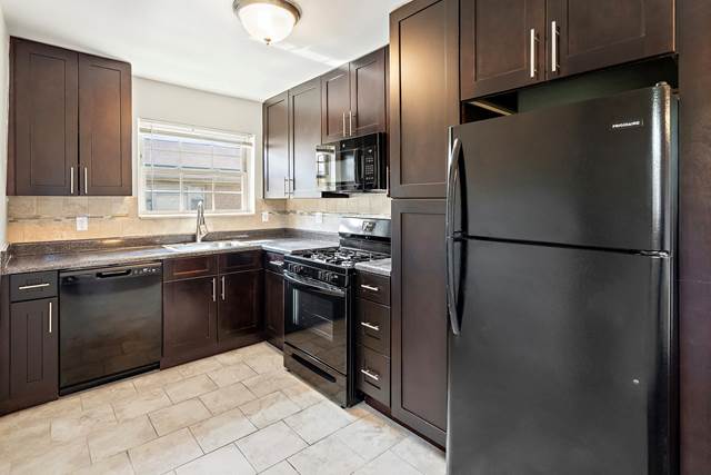 Crossroads Gardens Apartments